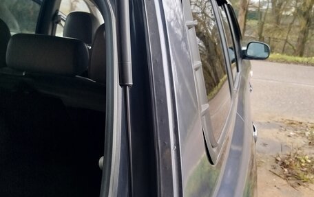 Hyundai Santa Fe III рестайлинг, 2004 год, 650 000 рублей, 14 фотография