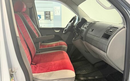 Volkswagen Caravelle T5, 2008 год, 1 370 005 рублей, 9 фотография