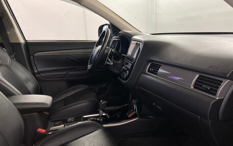 Mitsubishi Outlander III рестайлинг 3, 2019 год, 2 770 000 рублей, 7 фотография