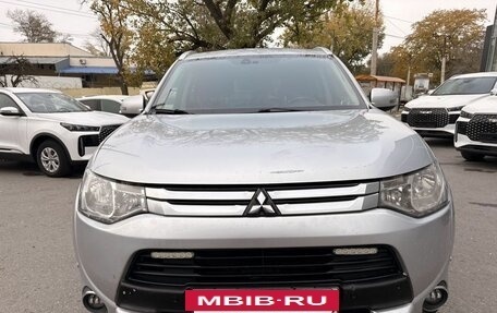 Mitsubishi Outlander III рестайлинг 3, 2014 год, 1 259 000 рублей, 7 фотография
