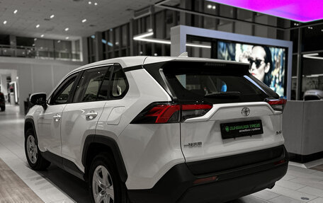 Toyota RAV4, 2024 год, 4 100 000 рублей, 8 фотография