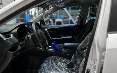 Toyota RAV4, 2024 год, 4 100 000 рублей, 15 фотография