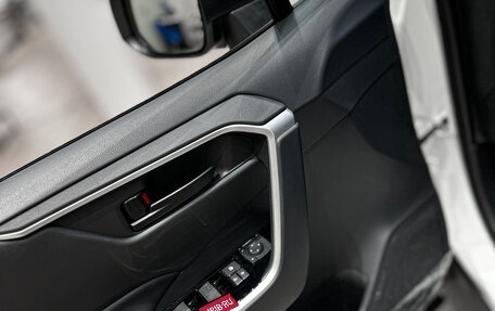 Toyota RAV4, 2024 год, 4 100 000 рублей, 14 фотография