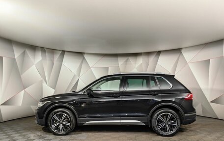 Volkswagen Tiguan II, 2021 год, 3 040 000 рублей, 5 фотография
