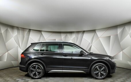 Volkswagen Tiguan II, 2021 год, 3 040 000 рублей, 6 фотография