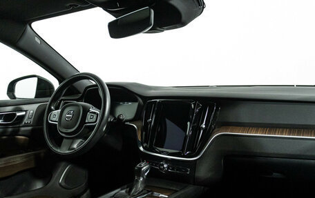 Volvo V60 Cross Country II, 2021 год, 3 749 989 рублей, 9 фотография