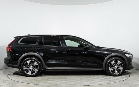 Volvo V60 Cross Country II, 2021 год, 3 749 989 рублей, 4 фотография