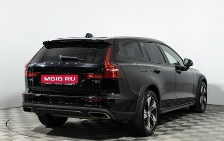 Volvo V60 Cross Country II, 2021 год, 3 749 989 рублей, 5 фотография