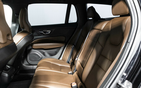 Volvo V60 Cross Country II, 2021 год, 3 749 989 рублей, 10 фотография