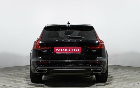 Volvo V60 Cross Country II, 2021 год, 3 749 989 рублей, 6 фотография