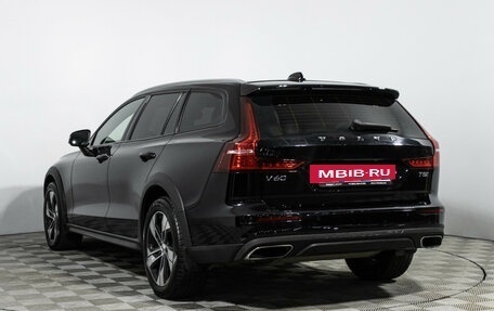 Volvo V60 Cross Country II, 2021 год, 3 749 989 рублей, 7 фотография