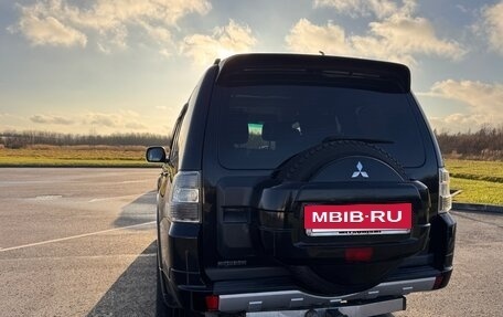 Mitsubishi Pajero IV, 2012 год, 1 865 000 рублей, 2 фотография