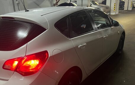 Opel Astra J, 2014 год, 990 000 рублей, 4 фотография