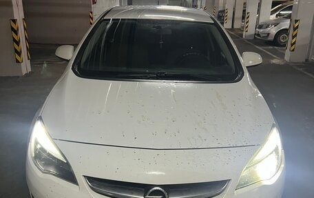 Opel Astra J, 2014 год, 990 000 рублей, 2 фотография