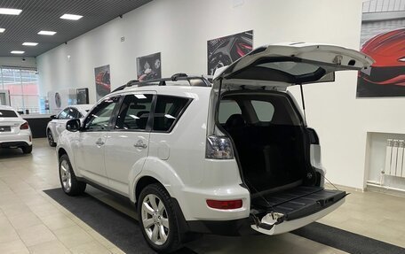 Mitsubishi Outlander III рестайлинг 3, 2011 год, 896 000 рублей, 9 фотография