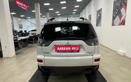 Mitsubishi Outlander III рестайлинг 3, 2011 год, 896 000 рублей, 6 фотография