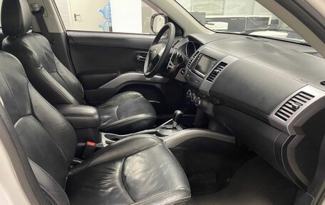 Mitsubishi Outlander III рестайлинг 3, 2011 год, 896 000 рублей, 19 фотография