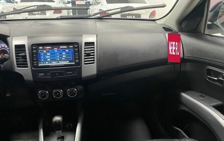 Mitsubishi Outlander III рестайлинг 3, 2011 год, 896 000 рублей, 23 фотография