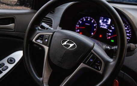 Hyundai Solaris II рестайлинг, 2015 год, 700 000 рублей, 13 фотография