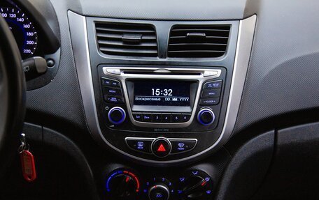 Hyundai Solaris II рестайлинг, 2015 год, 700 000 рублей, 14 фотография