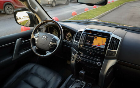 Toyota Land Cruiser 200, 2013 год, 4 499 000 рублей, 9 фотография