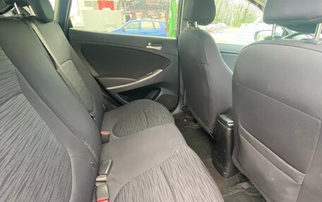 Hyundai Solaris II рестайлинг, 2015 год, 690 000 рублей, 9 фотография