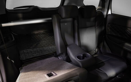 Mitsubishi Outlander III рестайлинг 3, 2021 год, 1 899 000 рублей, 25 фотография