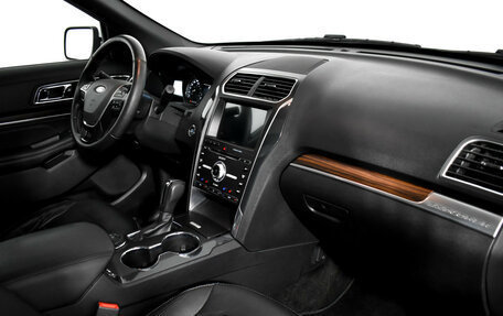 Ford Explorer VI, 2018 год, 3 000 000 рублей, 15 фотография