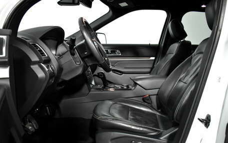 Ford Explorer VI, 2018 год, 3 000 000 рублей, 12 фотография