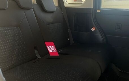 Toyota Roomy I, 2022 год, 899 000 рублей, 10 фотография