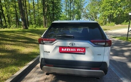 Toyota RAV4, 2020 год, 2 980 000 рублей, 4 фотография