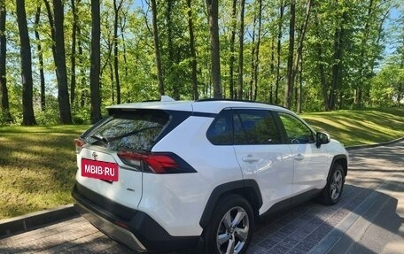 Toyota RAV4, 2020 год, 2 980 000 рублей, 5 фотография