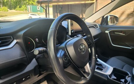 Toyota RAV4, 2020 год, 2 980 000 рублей, 10 фотография