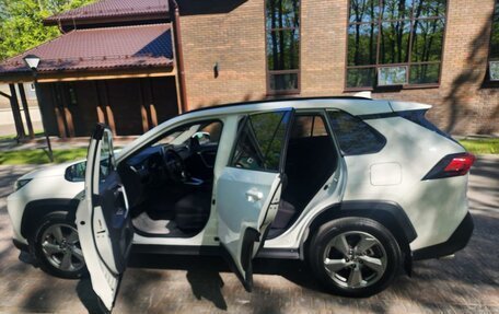 Toyota RAV4, 2020 год, 2 980 000 рублей, 8 фотография
