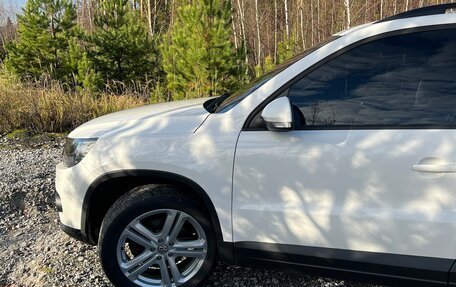 Volkswagen Tiguan I, 2011 год, 1 400 000 рублей, 2 фотография