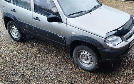 Chevrolet Niva I рестайлинг, 2011 год, 620 000 рублей, 14 фотография