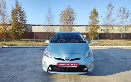 Toyota Prius, 2013 год, 1 050 000 рублей, 2 фотография