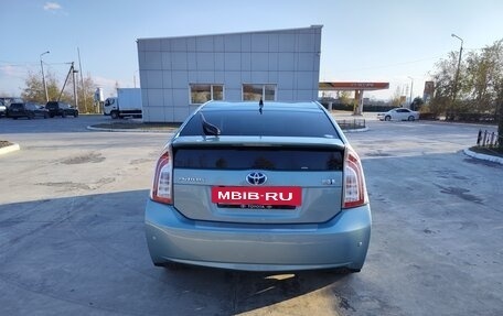 Toyota Prius, 2013 год, 1 050 000 рублей, 3 фотография