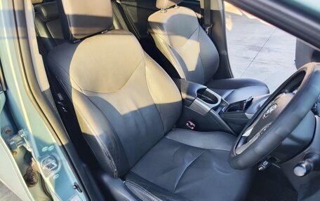 Toyota Prius, 2013 год, 1 050 000 рублей, 13 фотография