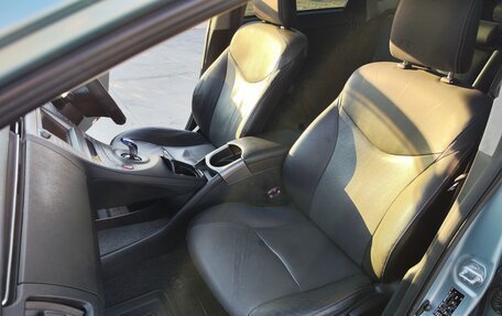 Toyota Prius, 2013 год, 1 050 000 рублей, 14 фотография