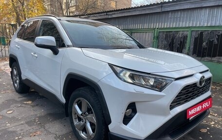 Toyota RAV4, 2021 год, 3 380 000 рублей, 8 фотография