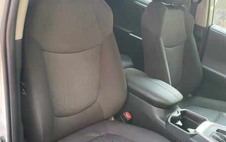 Toyota RAV4, 2021 год, 3 380 000 рублей, 17 фотография