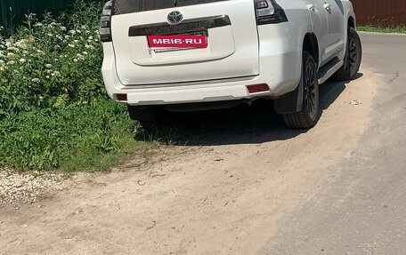 Toyota Land Cruiser Prado 150 рестайлинг 2, 2021 год, 7 500 000 рублей, 2 фотография