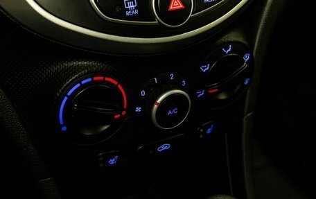 Hyundai Solaris II рестайлинг, 2011 год, 750 000 рублей, 19 фотография