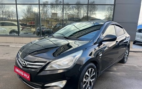 Hyundai Solaris II рестайлинг, 2015 год, 899 000 рублей, 1 фотография