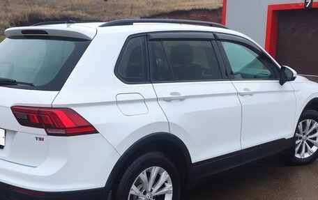 Volkswagen Tiguan II, 2018 год, 1 900 000 рублей, 4 фотография