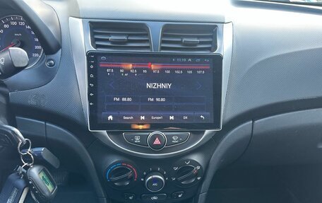 Hyundai Solaris II рестайлинг, 2015 год, 899 000 рублей, 16 фотография