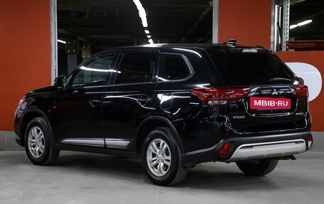 Mitsubishi Outlander III рестайлинг 3, 2019 год, 1 949 000 рублей, 7 фотография