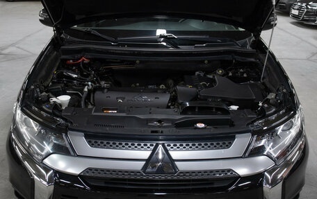 Mitsubishi Outlander III рестайлинг 3, 2019 год, 1 949 000 рублей, 9 фотография