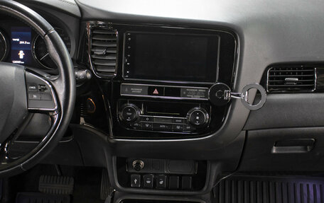 Mitsubishi Outlander III рестайлинг 3, 2019 год, 1 949 000 рублей, 15 фотография